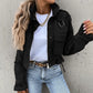Chaqueta con Cuello Alto, Botones a Presión, Cordón Ajustable y Bolsillos