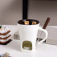 🍫 50% dto. Taza de fondue de chocolate de cerámica con portavelas integrado – mantiene el chocolate a la temperatura ideal. ¡Incluye tenedor de metal y 200 ml! ✨🔥