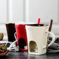 🍫 50% dto. Taza de fondue de chocolate de cerámica con portavelas integrado – mantiene el chocolate a la temperatura ideal. ¡Incluye tenedor de metal y 200 ml! ✨🔥